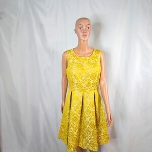 Nine West Yellow/Gold Dress Size 8